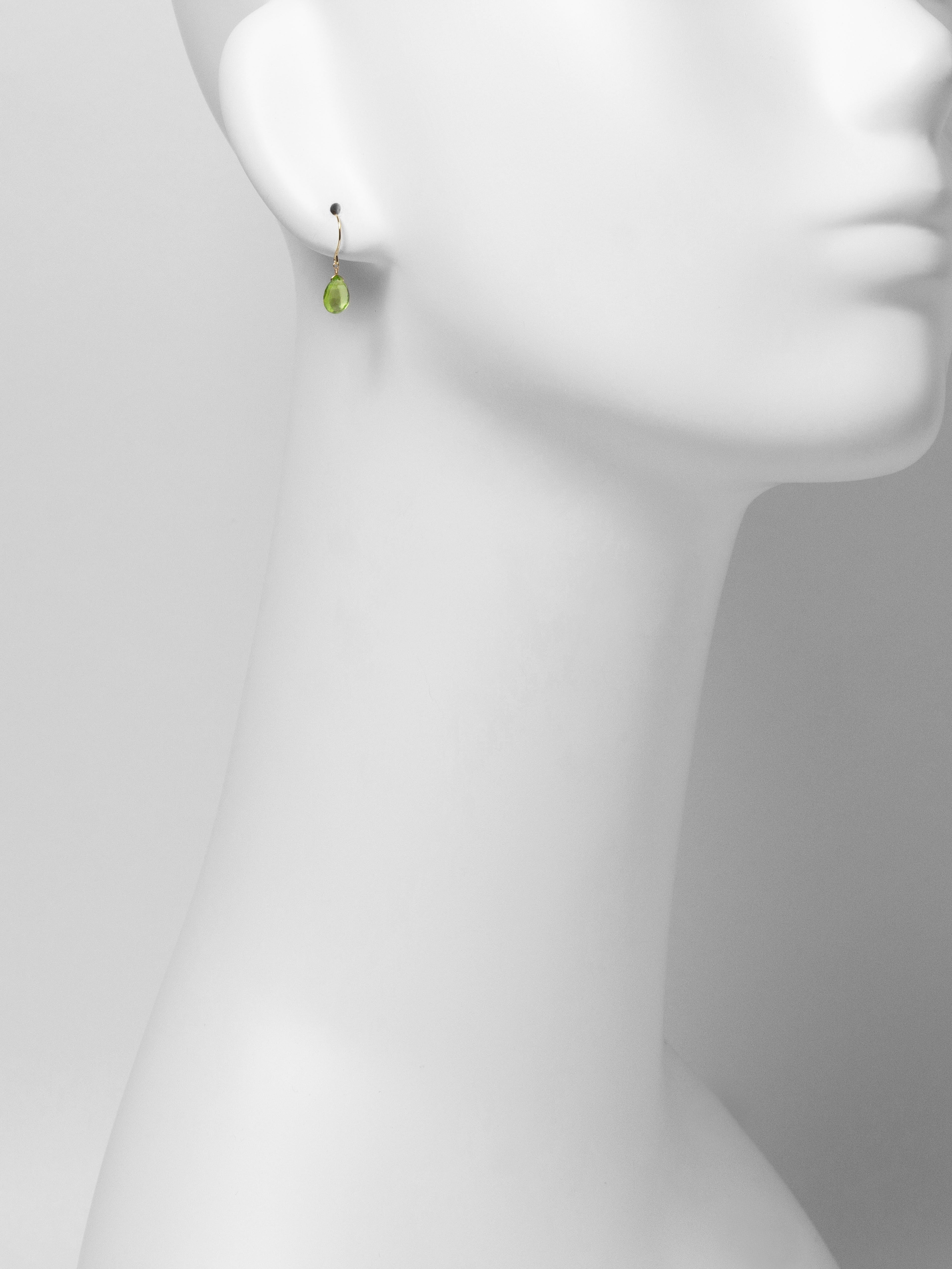ペリドット ペアシェイプ K10ピアス